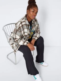 Noisy May CURVE LOOSE FIT SHIRT