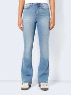 Noisy May NMSALLIE HIGH WAISTED FLARED JEANS 11 Noisy May NMSALLIE HIGH WAISTED FLARED JEANS -Noisy May Clothing Shop 27019304 LightBlueDenim 003