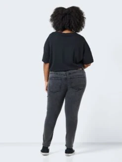 Noisy May CURVE NMAGNES SKINNY FIT JEANS 13 Noisy May CURVE NMAGNES SKINNY FIT JEANS -Noisy May Clothing Shop 27022126 Black 005