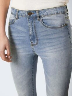 Noisy May NMSALLIE CROPPED FLARED JEANS 14 Noisy May NMSALLIE CROPPED FLARED JEANS -Noisy May Clothing Shop 27024232 LightBlueDenim 006