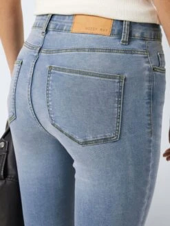 Noisy May NMSALLIE CROPPED FLARED JEANS 15 Noisy May NMSALLIE CROPPED FLARED JEANS -Noisy May Clothing Shop 27024232 LightBlueDenim 008