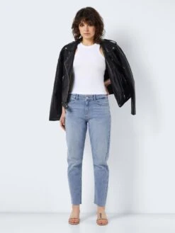 Noisy May NMJULES LOW WAISTED BOYFRIEND JEANS 11 Noisy May NMJULES LOW WAISTED BOYFRIEND JEANS -Noisy May Clothing Shop 27025196 LightBlueDenim 004