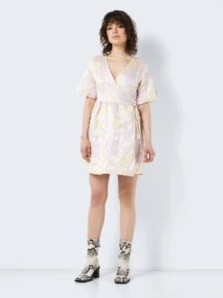 Noisy May TEXTURED WRAP DRESS -Noisy May Clothing Shop 27025419 CherryBlossom 1029644 004