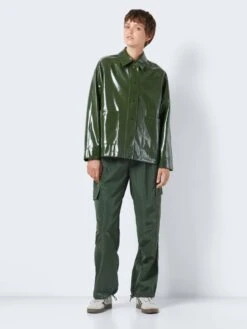Noisy May SHORT VINYL RAINCOAT 11 Noisy May SHORT VINYL RAINCOAT -Noisy May Clothing Shop 27026881 KombuGreen 004