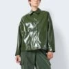 Noisy May SHORT VINYL RAINCOAT 2 Noisy May SHORT VINYL RAINCOAT -Noisy May Clothing Shop 27026881 KombuGreen 007