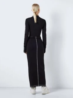 Noisy May LONG SLEEVED CROPPED TOP 12 Noisy May LONG SLEEVED CROPPED TOP -Noisy May Clothing Shop 27027930 Black 1064216 005