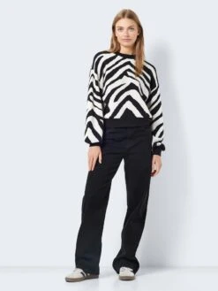 Noisy May KNITTED PATTERN PULLOVER -Noisy May Clothing Shop 27028159 Black 1088768 004