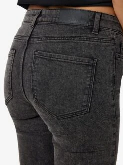 Noisy May DENIM CAPRIS 17 Noisy May DENIM CAPRIS -Noisy May Clothing Shop 27034232 BlackDenim 008