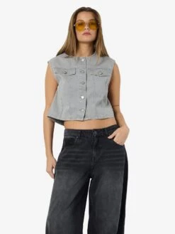 Noisy May CROPPED DENIM VEST 15 Noisy May CROPPED DENIM VEST -Noisy May Clothing Shop 27034273 LightGreyDenim 007