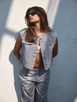 Noisy May CROPPED DENIM VEST 17 Noisy May CROPPED DENIM VEST -Noisy May Clothing Shop 27034273 LightGreyDenim 008